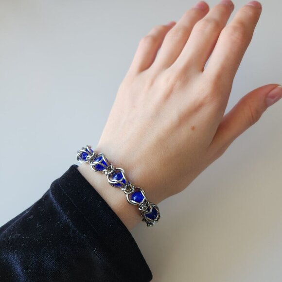 Vintage silver whimsigoth fairy witch blue pearl chainmail bracelet - Picture 10 of 12